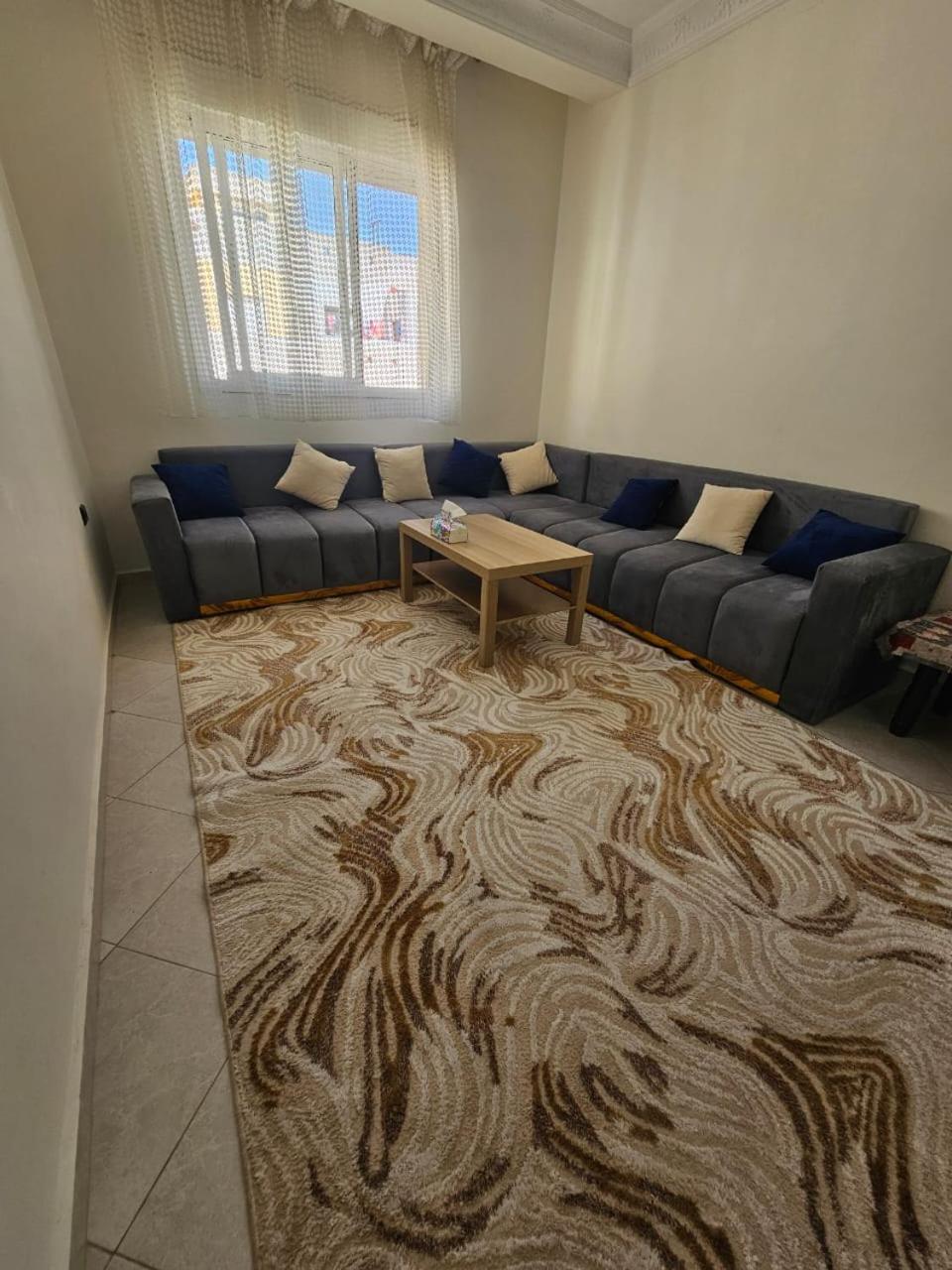 Confortable * Tangier